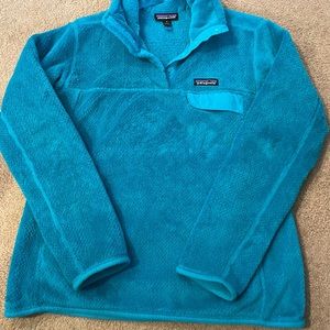 Women’s Patagonia fleece.